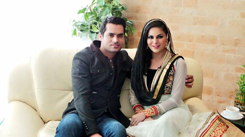 Veena-Malik-with-Asad-Bashir